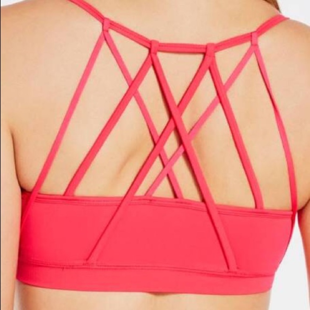 Fabletics Dash Seamless Sports Bra